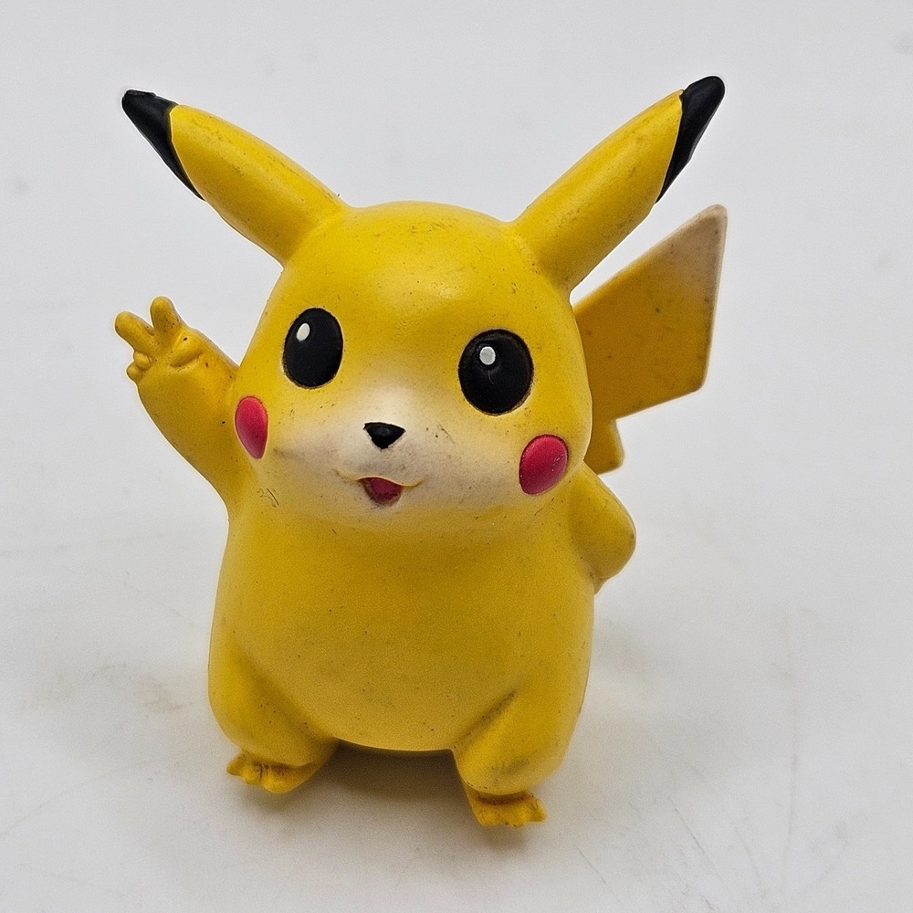 Vintage TOMY Pikachu Pokemon Figure Nintendo Toy Collectible